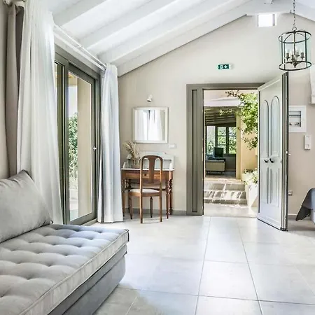 Villa Sleeps 5 Pool Air Con Wifi Argostoli (Kefalonia)