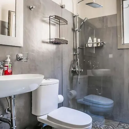 Sleeps 5 Pool Air Con Wifi